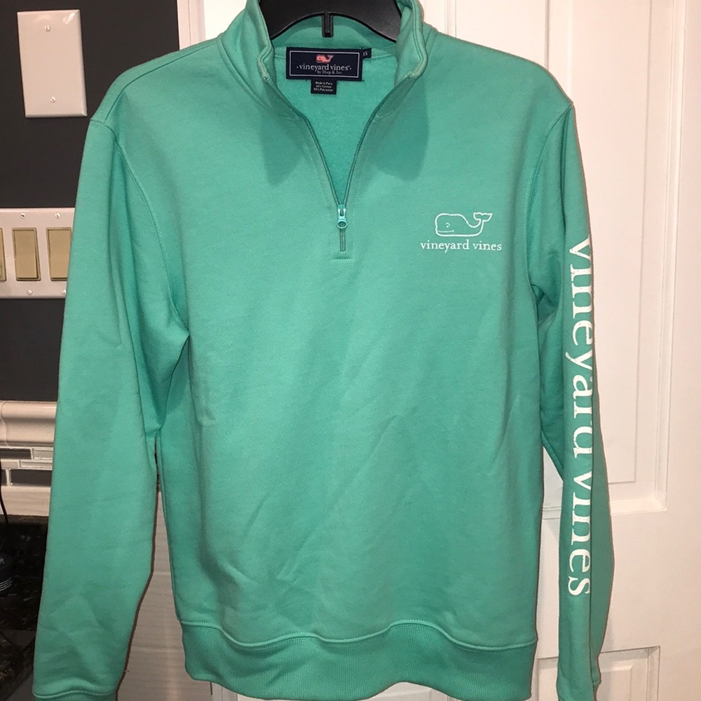 Vineyard Vines sweatshirt
